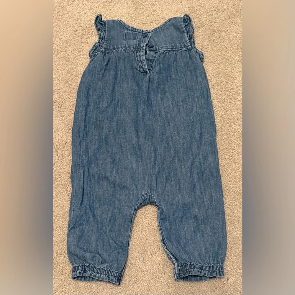 GAP Denim Infant Girl 3-6M Baby Blue Chambray Denim a romper with Ruffle
